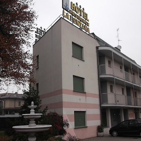 Hotel Residence La Fontana Mariano Comense Exteriör bild