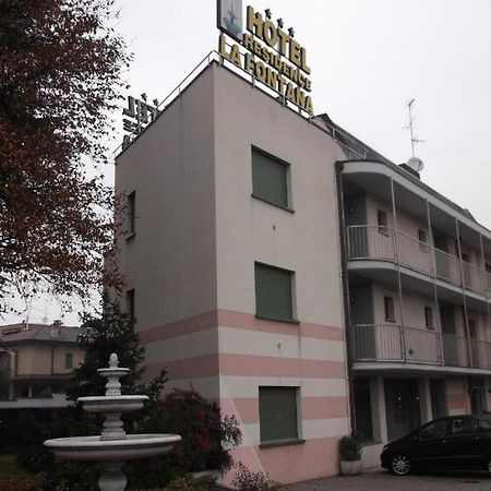 Hotel Residence La Fontana Mariano Comense Exteriör bild