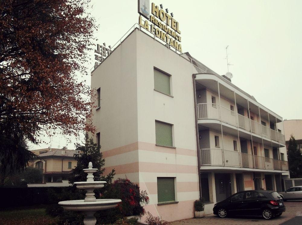 Hotel Residence La Fontana Mariano Comense Exteriör bild